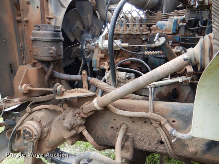 image for item DK5655 1995 International 4800  digger derrick truck