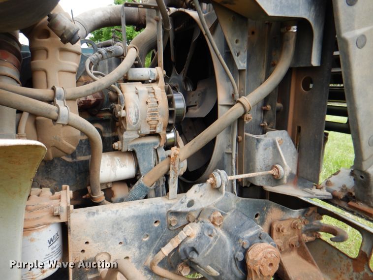 image for item DK5655 1995 International 4800  digger derrick truck