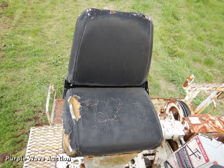 image for item DK5655 1995 International 4800  digger derrick truck