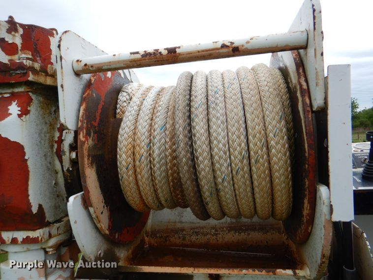 image for item DK5655 1995 International 4800  digger derrick truck