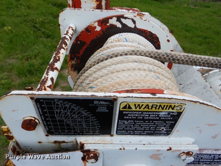 image for item DK5655 1995 International 4800  digger derrick truck