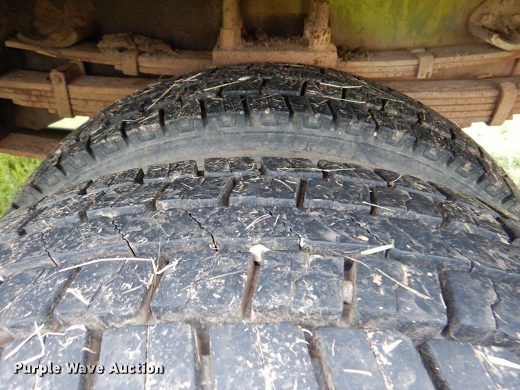 image for item DK5655 1995 International 4800  digger derrick truck