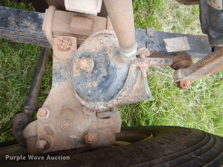 image for item DK5655 1995 International 4800  digger derrick truck