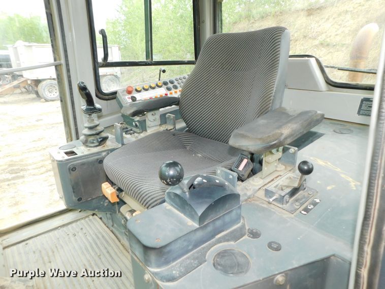 image for item DK8536 2003 John Deere 755C  track loader