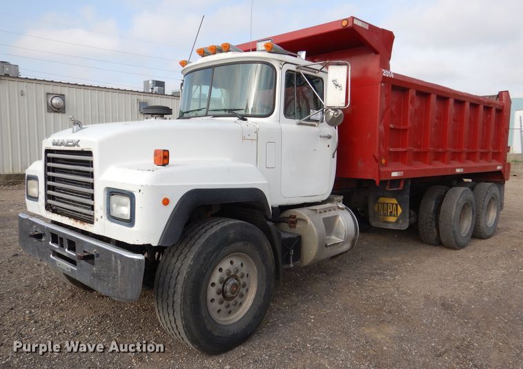 image for item DL8005 1991 Mack RD688S  dump truck