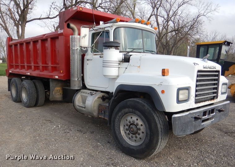 image for item DL8005 1991 Mack RD688S  dump truck