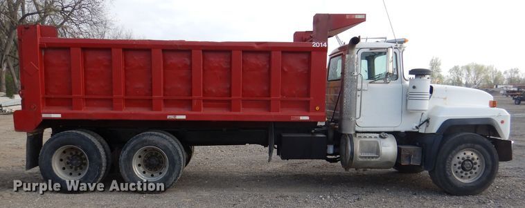 image for item DL8005 1991 Mack RD688S  dump truck