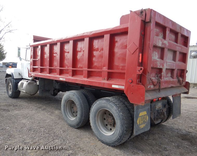 image for item DL8005 1991 Mack RD688S  dump truck