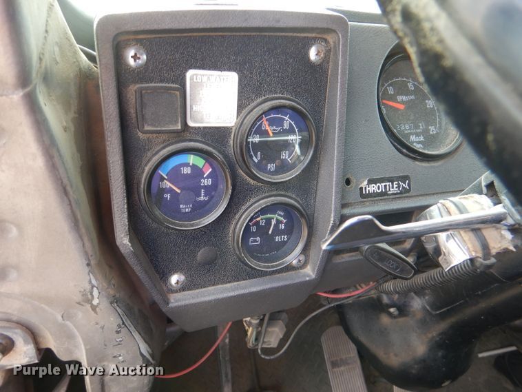 image for item DL8005 1991 Mack RD688S  dump truck