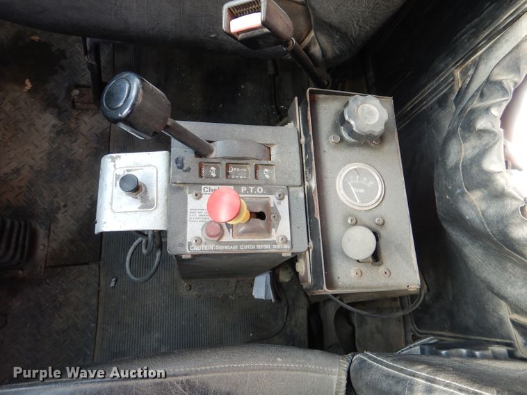 image for item DL8005 1991 Mack RD688S  dump truck