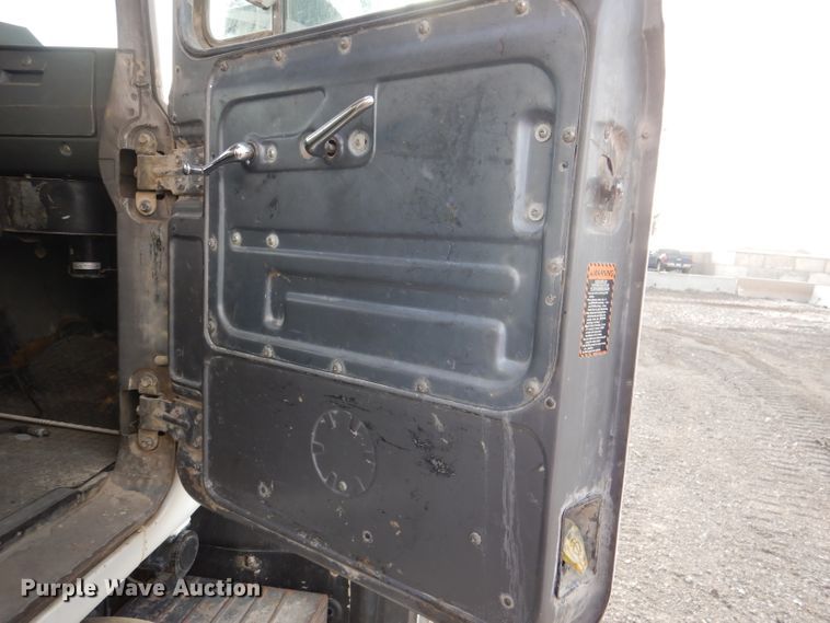 image for item DL8005 1991 Mack RD688S  dump truck