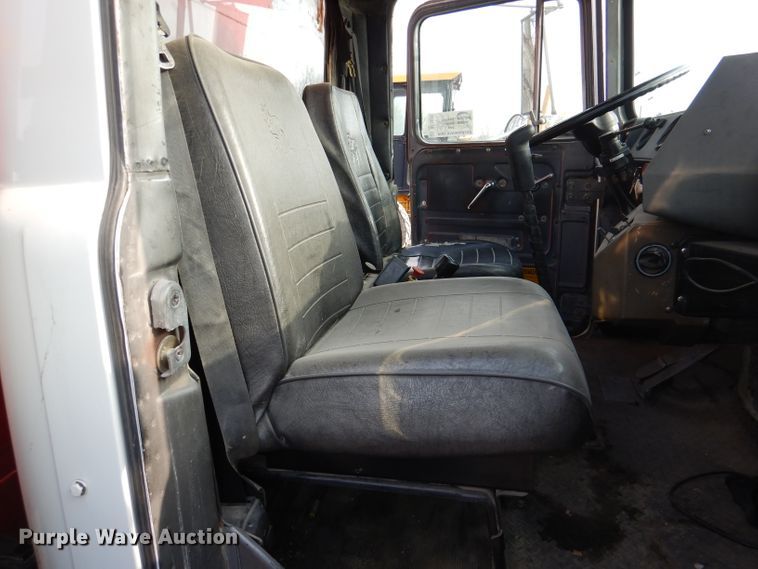 image for item DL8005 1991 Mack RD688S  dump truck