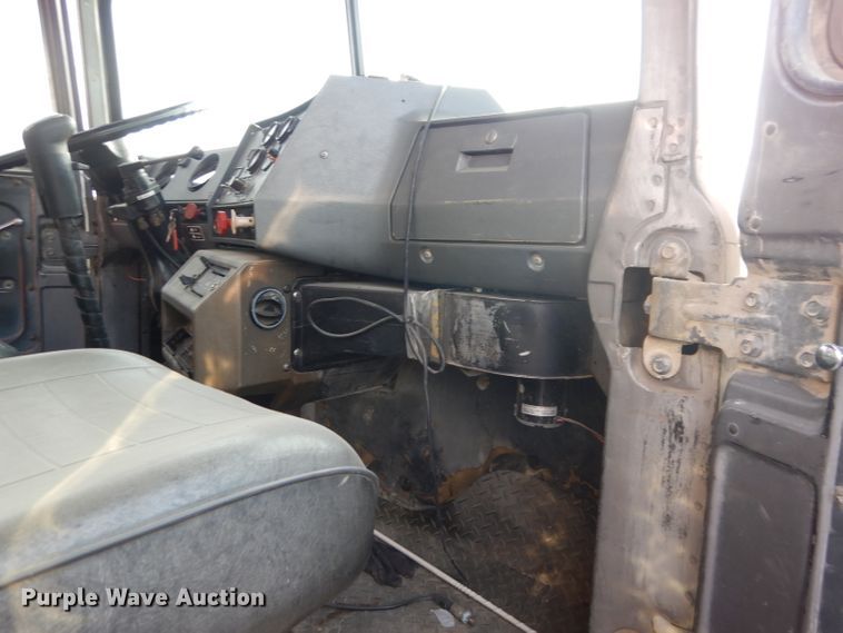 image for item DL8005 1991 Mack RD688S  dump truck