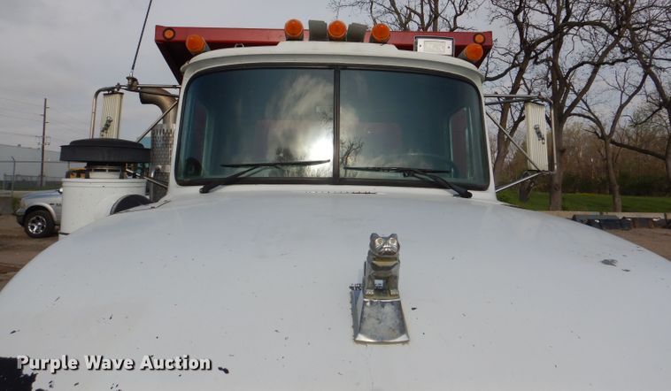 image for item DL8005 1991 Mack RD688S  dump truck