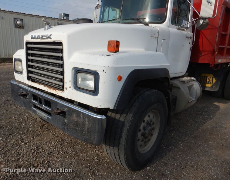 image for item DL8005 1991 Mack RD688S  dump truck