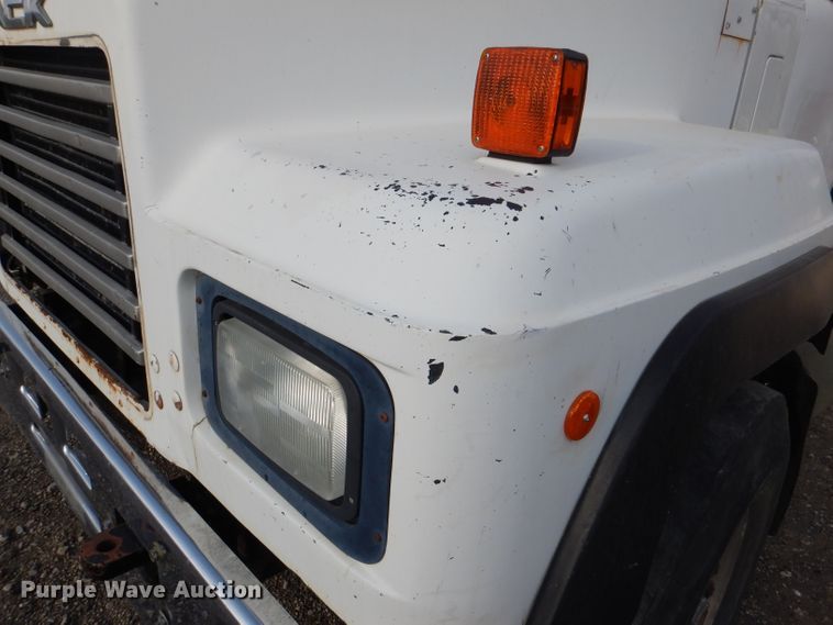 image for item DL8005 1991 Mack RD688S  dump truck