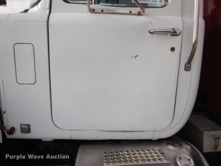 image for item DL8005 1991 Mack RD688S  dump truck