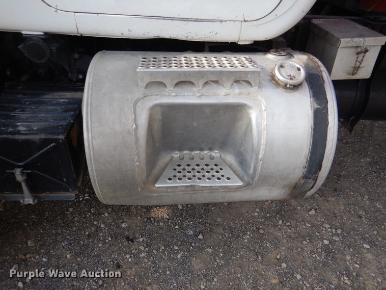 image for item DL8005 1991 Mack RD688S  dump truck