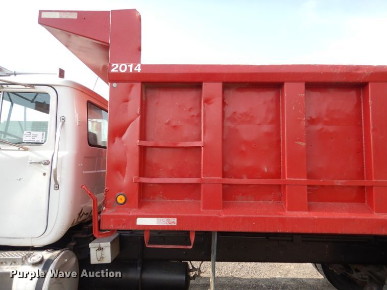 image for item DL8005 1991 Mack RD688S  dump truck