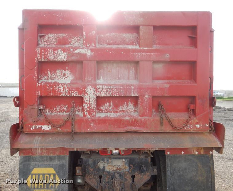 image for item DL8005 1991 Mack RD688S  dump truck