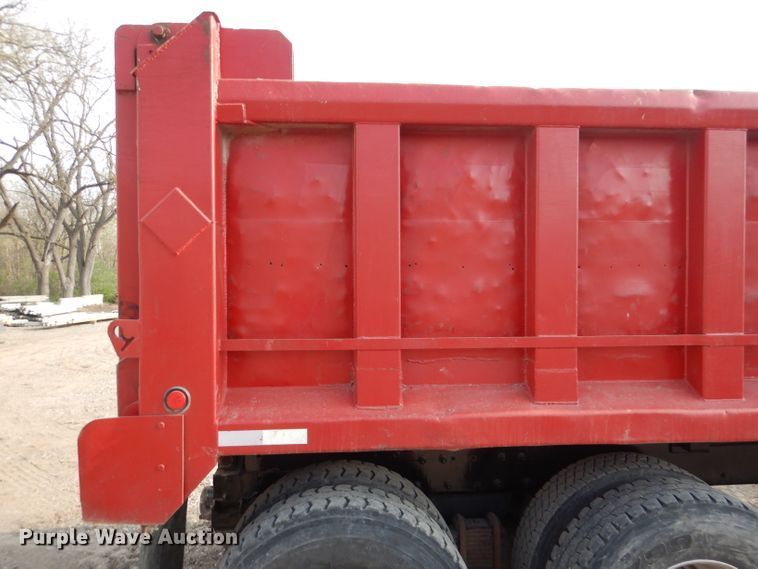 image for item DL8005 1991 Mack RD688S  dump truck
