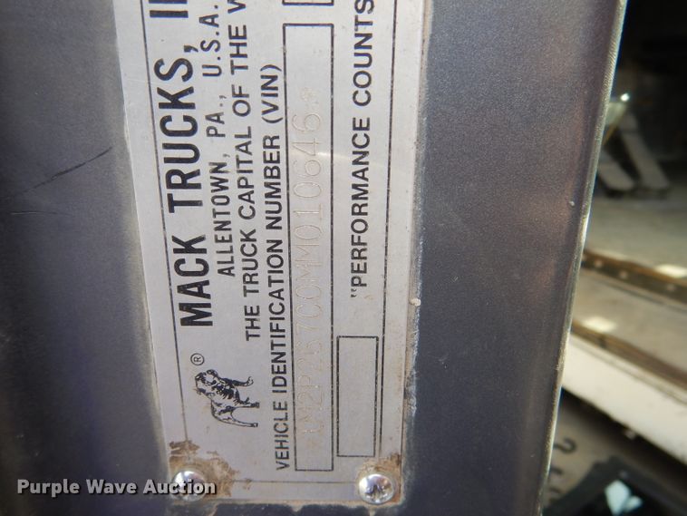 image for item DL8005 1991 Mack RD688S  dump truck