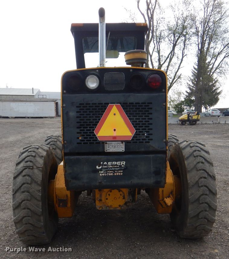 image for item DL8007 1990 John Deere 770  motor grader