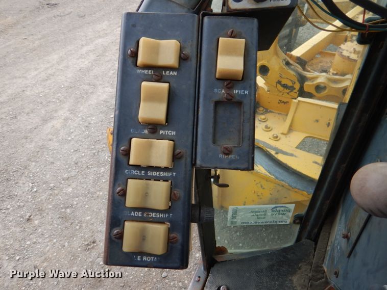 image for item DL8007 1990 John Deere 770  motor grader