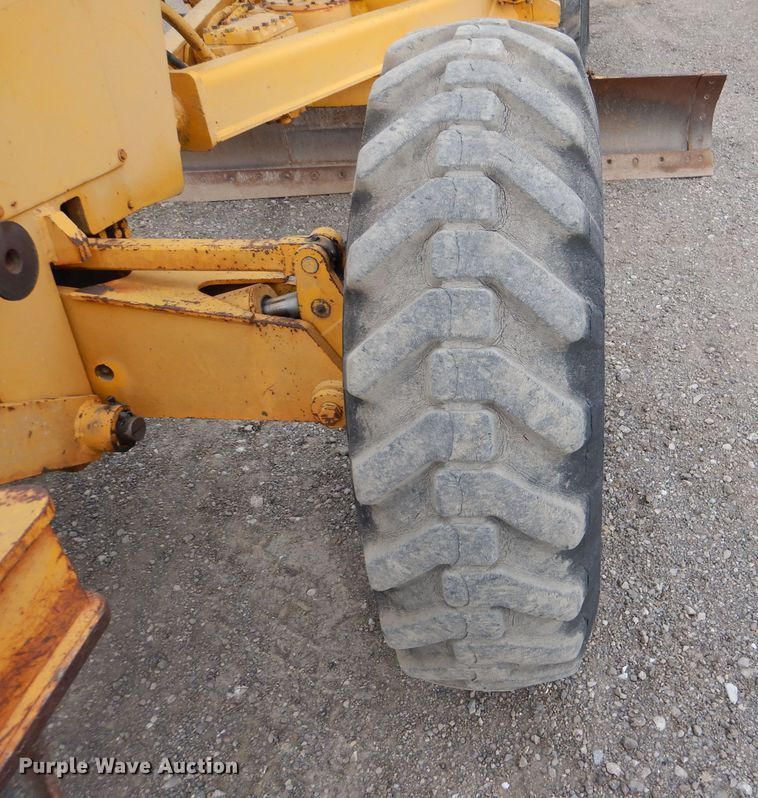 image for item DL8007 1990 John Deere 770  motor grader