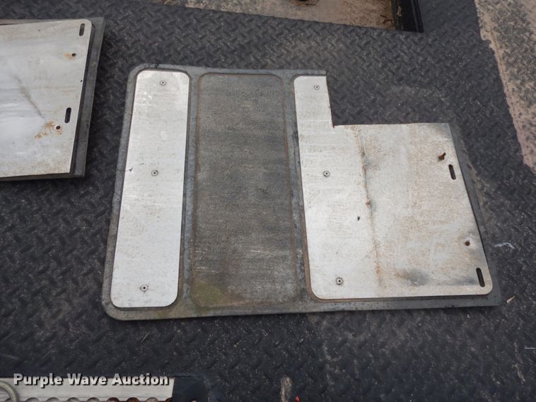 image for item DM2945 CM 500993 flatbed