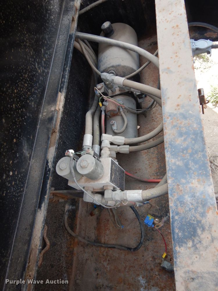 image for item DM2949 2010 Top Hat  end dump trailer