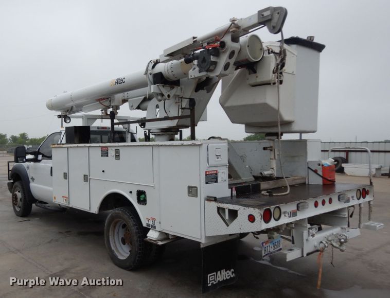 image for item DM2963 2012 Ford F550  bucket truck