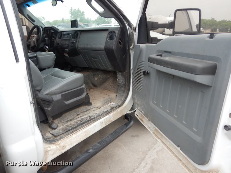 image for item DM2963 2012 Ford F550  bucket truck