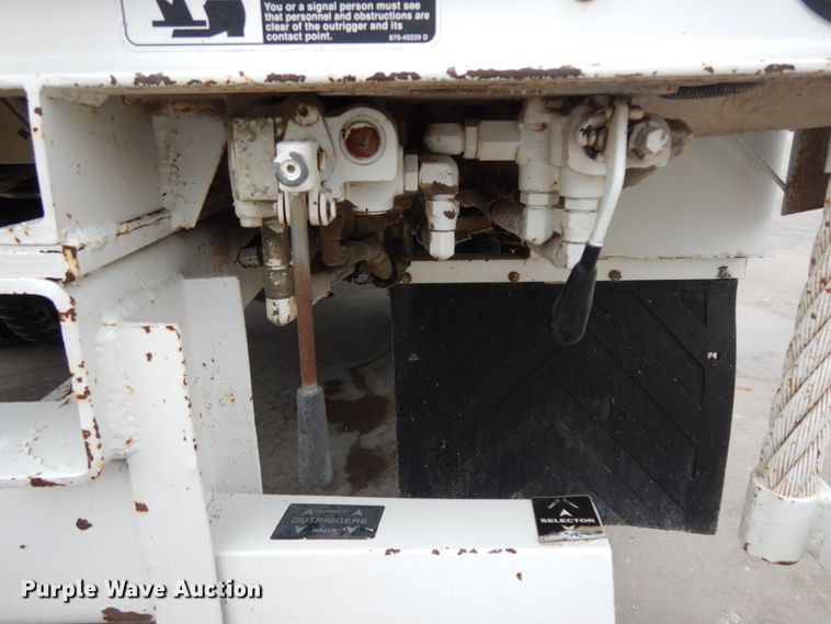 image for item DM2963 2012 Ford F550  bucket truck