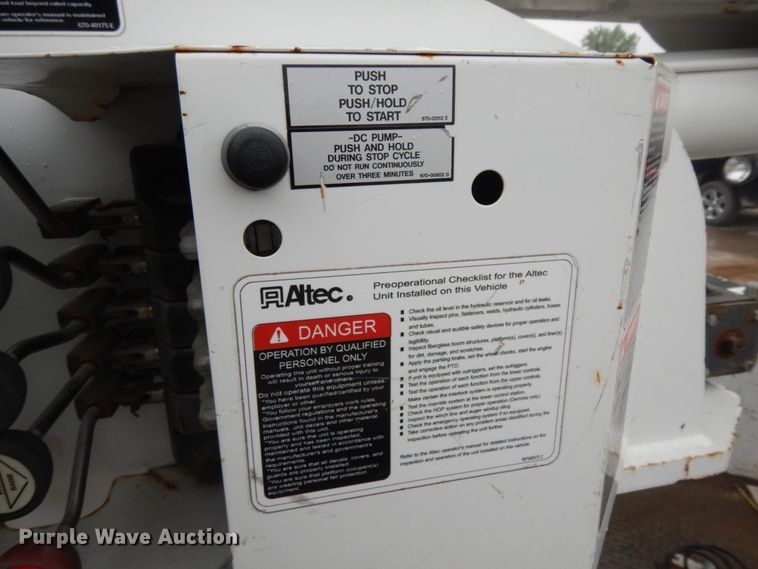 image for item DM2963 2012 Ford F550  bucket truck