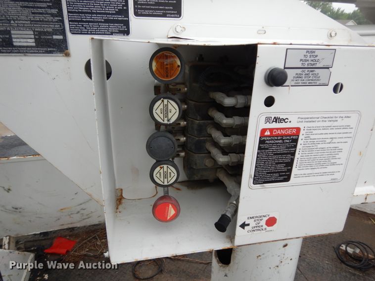 image for item DM2963 2012 Ford F550  bucket truck