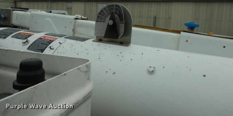 image for item DM2963 2012 Ford F550  bucket truck