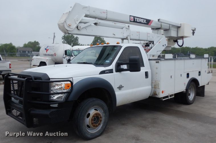 image for item DM2964 2015 Ford F550  bucket truck