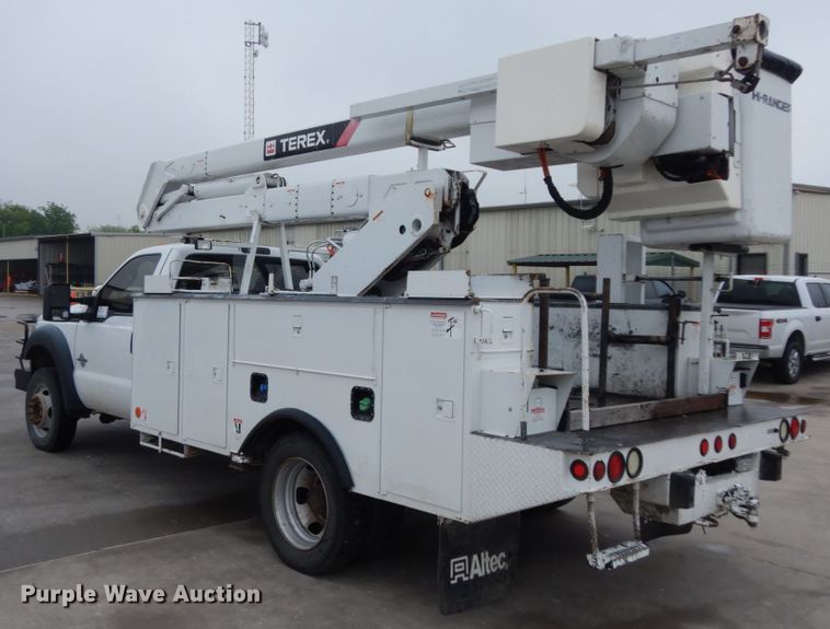 image for item DM2964 2015 Ford F550  bucket truck