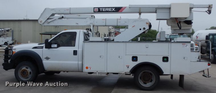 image for item DM2964 2015 Ford F550  bucket truck