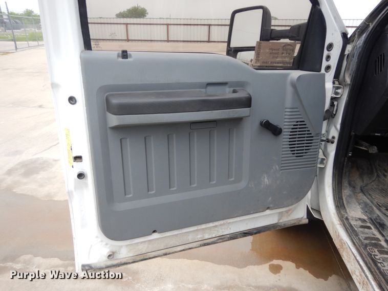 image for item DM2964 2015 Ford F550  bucket truck