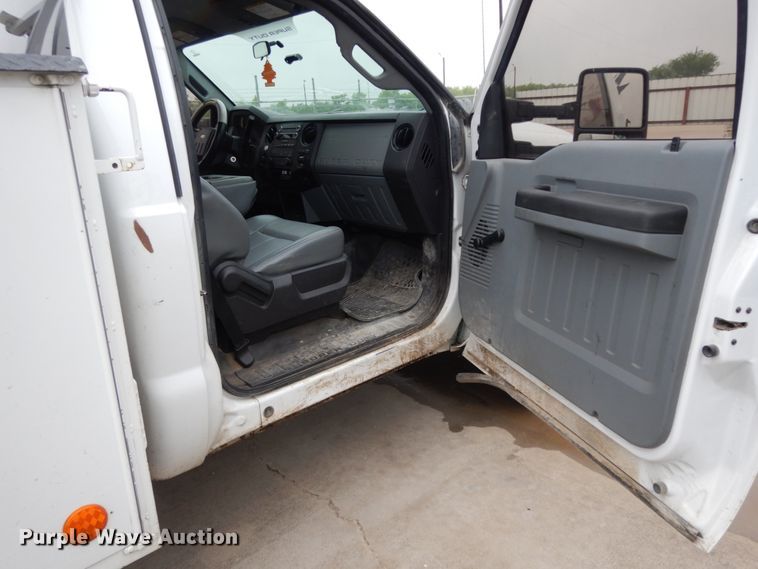 image for item DM2964 2015 Ford F550  bucket truck