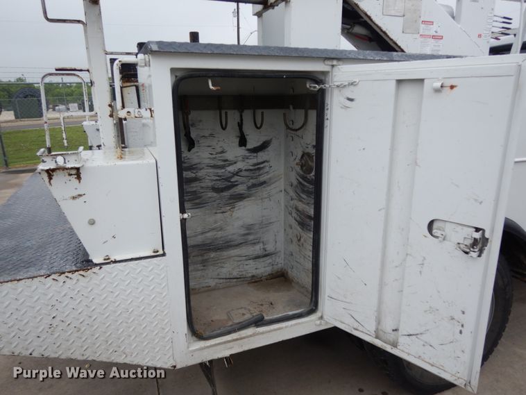 image for item DM2964 2015 Ford F550  bucket truck