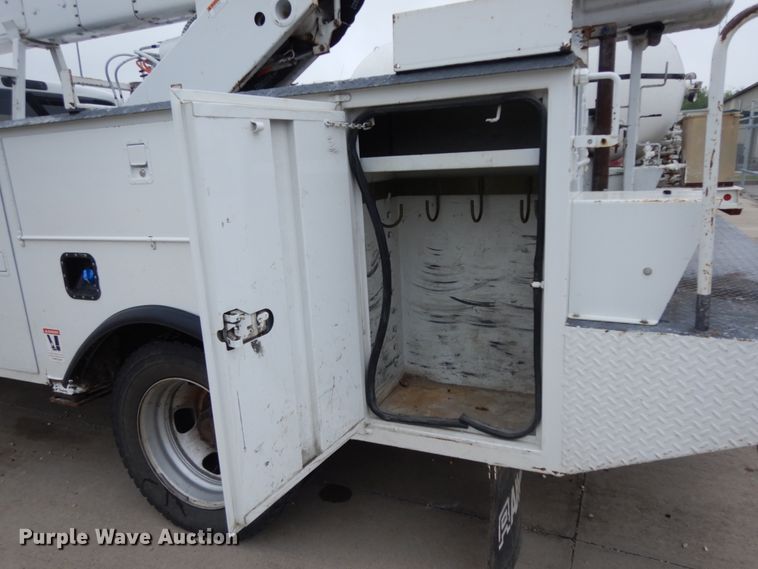 image for item DM2964 2015 Ford F550  bucket truck