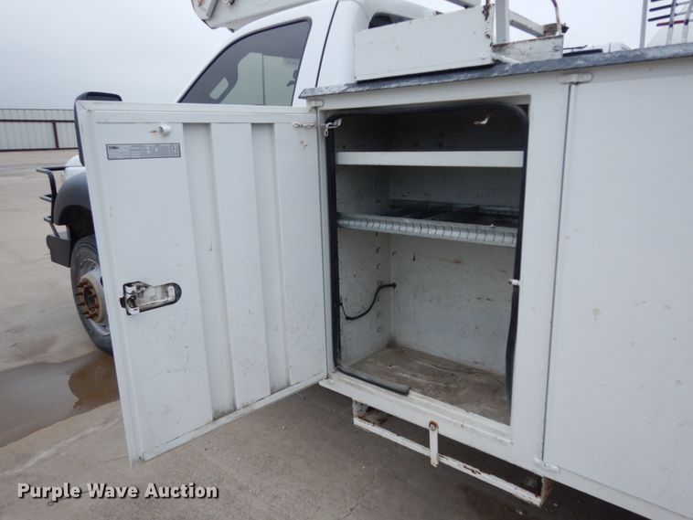 image for item DM2964 2015 Ford F550  bucket truck