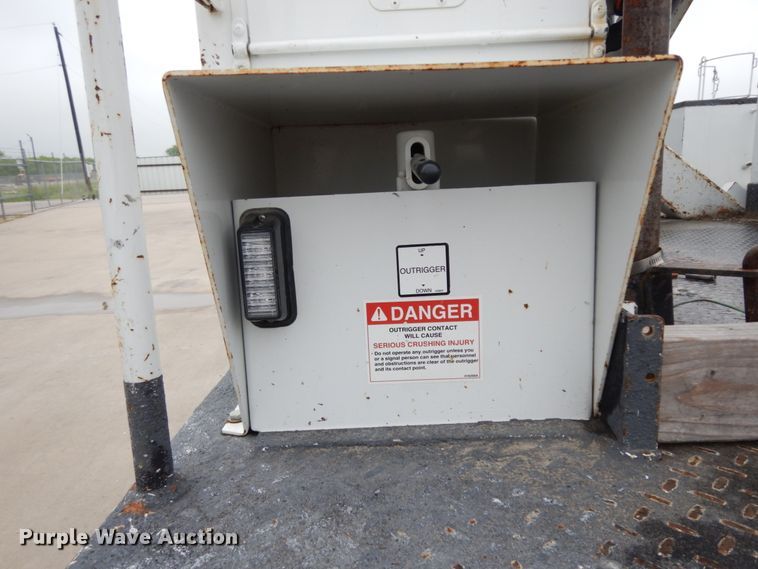 image for item DM2964 2015 Ford F550  bucket truck