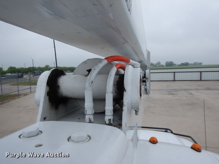 image for item DM2964 2015 Ford F550  bucket truck