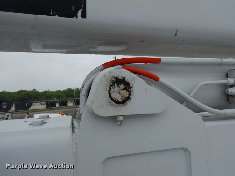 image for item DM2964 2015 Ford F550  bucket truck