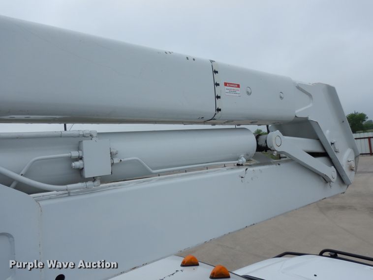 image for item DM2964 2015 Ford F550  bucket truck