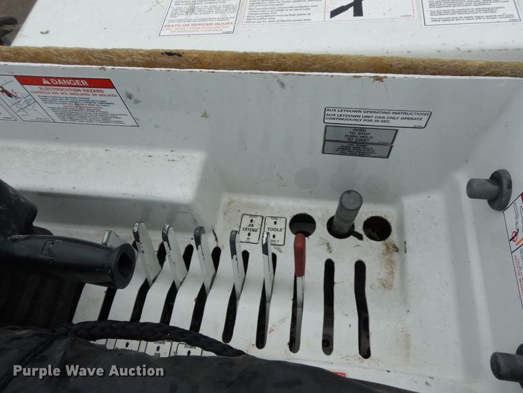 image for item DM2964 2015 Ford F550  bucket truck